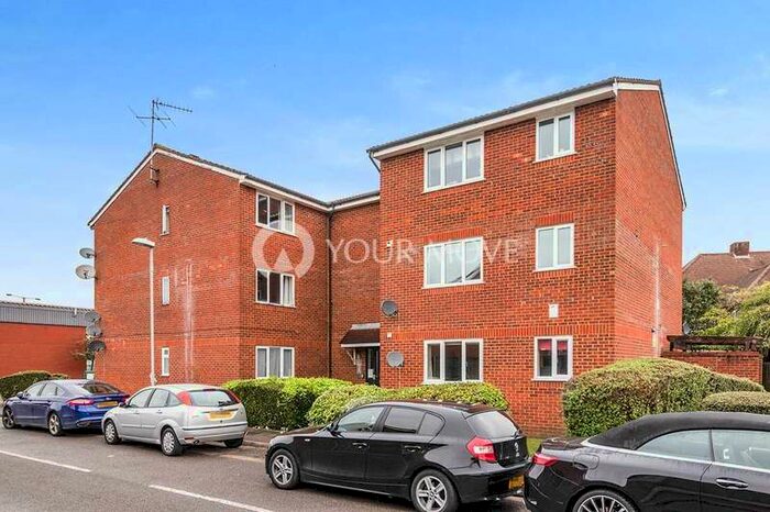 1 Bedroom Apartment To Rent In Ranyard Close, Chessington, Surrey, KT9