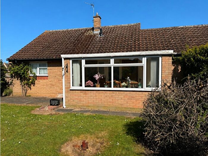 2 Bedroom Detached Bungalow For Sale In Welmore Road, Glinton, Peterborough, Cambridgeshire, PE6