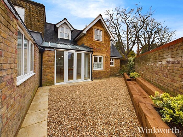 2 Bedroom Semi-Detached House To Rent In Hanger Lane, London, Uk, W5