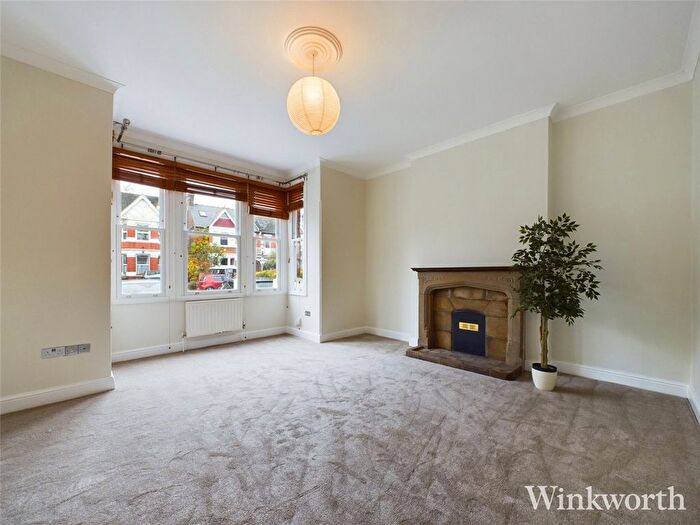 2 Bedroom Flat To Rent In Twyford Avenue, Ealing, London, Uk, W3