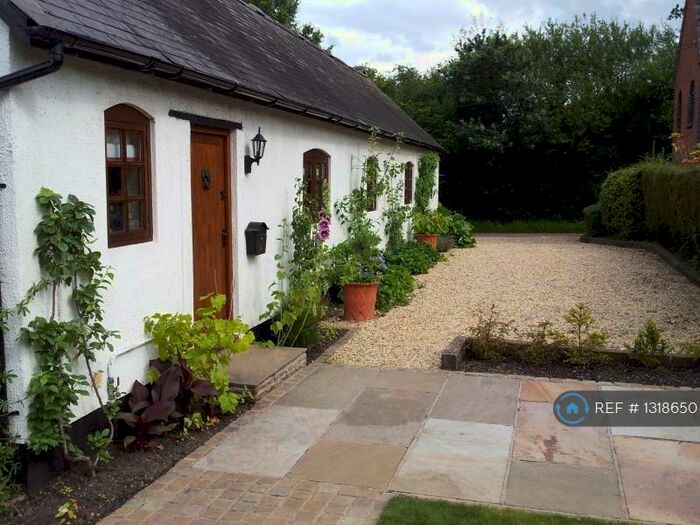 3 Bedroom Detached House To Rent In Wood Lane, Solihull, B92