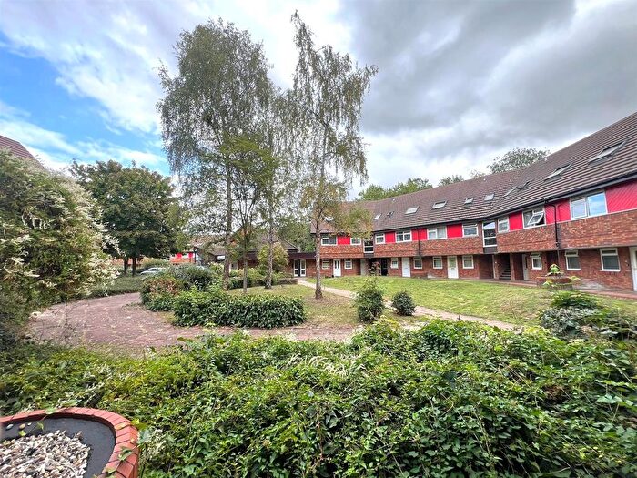 1 Bedroom Flat For Sale In Round Mead, Stevenage, SG2
