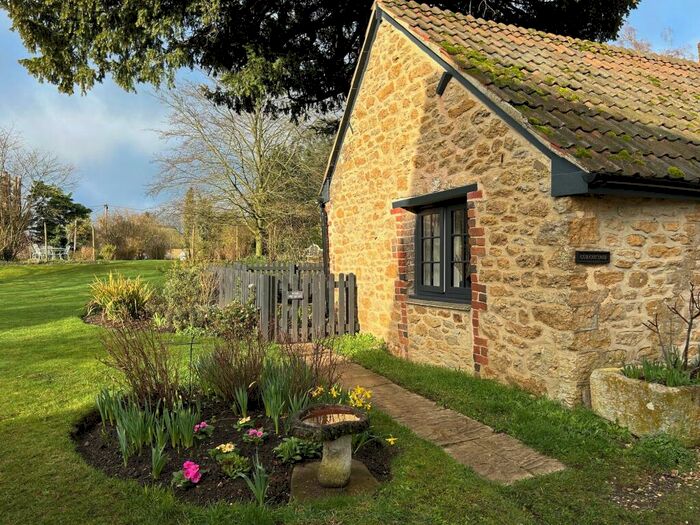 1 Bedroom Bungalow To Rent In Little Coxwell, SN7