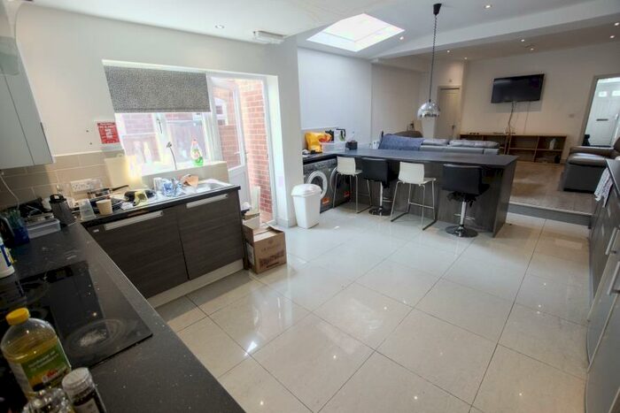 8 Bedroom Terraced House To Rent In Dawlish Road, B29