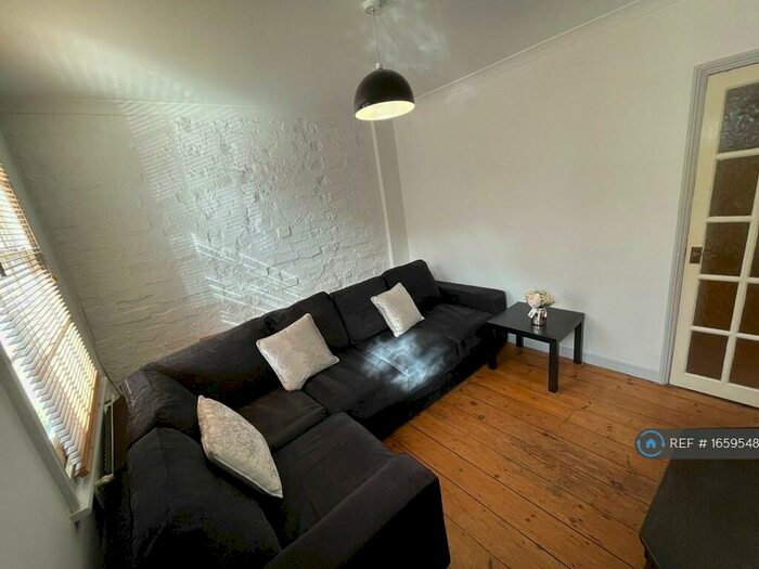 2 Bedroom Terraced House To Rent In Upper Crown Street, Reading, RG1