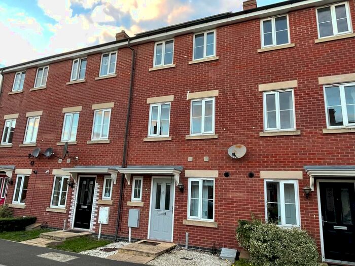 4 Bedroom Town House To Rent In Gabriel Crescent, Lincoln, LN2