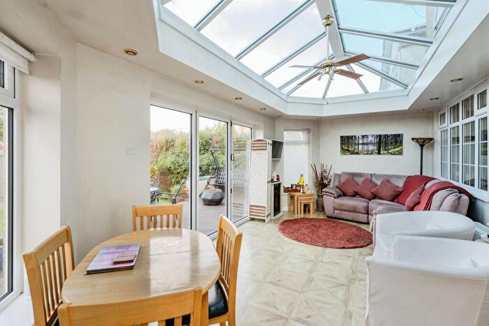 3 Bedroom Detached House For Sale In Ashwood Drive, Pontardawe, Swansea, SA8