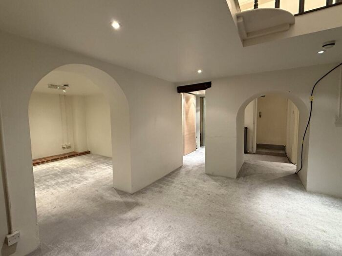 2 Bedroom Duplex To Rent In West St. Helen Street, Abingdon, Oxfordshire, OX14