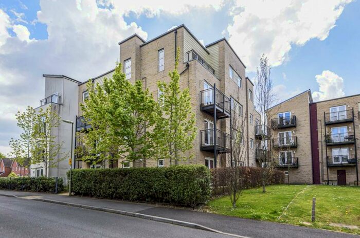 2 Bedroom Apartment To Rent In Hut Farm Place, Chandler's Ford, Eastleigh, SO53