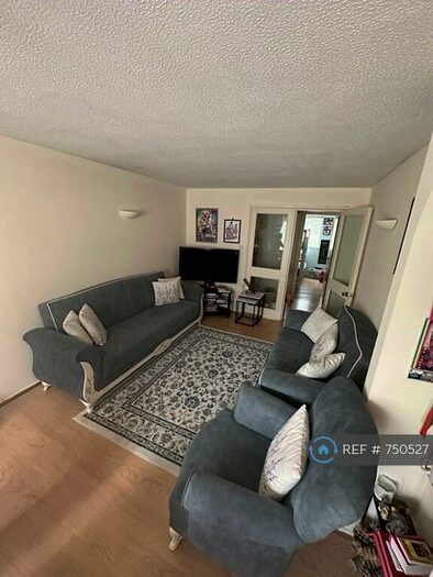 2 Bedroom Flat To Rent In Pycroft Way, London, N9