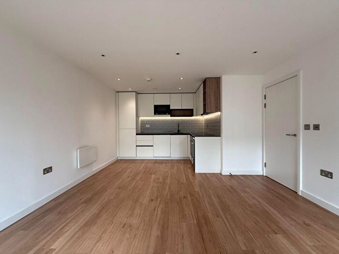 1 Bedroom Apartment To Rent In Beaufort Square, London, NW9