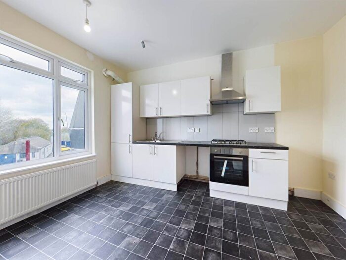 2 Bedroom Flat To Rent In High Street, Swanley, Kent, BR8