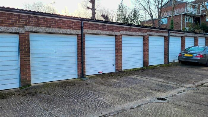 Property To Rent In Village Road, Enfield, EN1