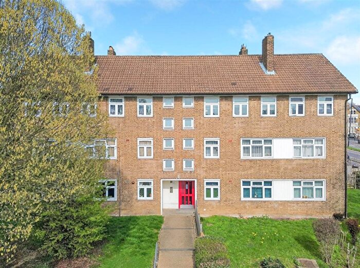2 Bedroom Flat For Sale In Corbett Grove, London, N22