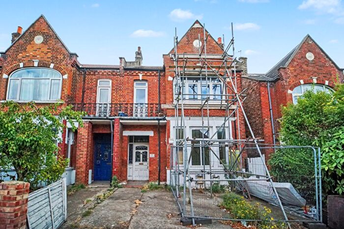 1 Bedroom Flat For Sale In Mitcham Lane, London, SW16
