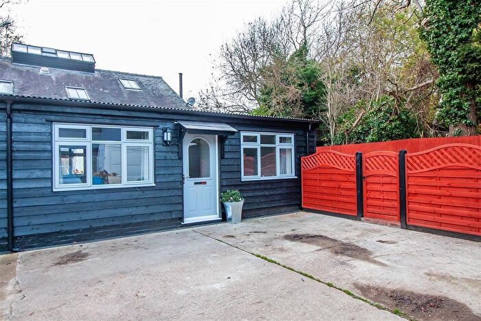 1 Bedroom Flat To Rent In West Street, Comberton, Cambridge, CB23