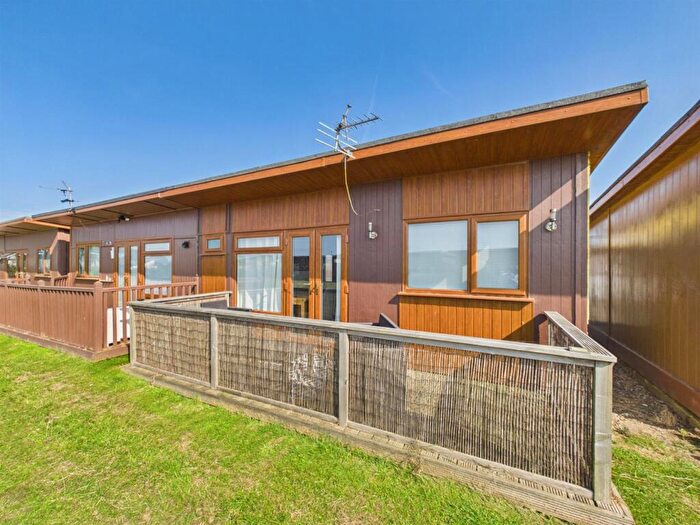 2 Bedroom Chalet For Sale In Links Avenue, Mablethorpe, LN12