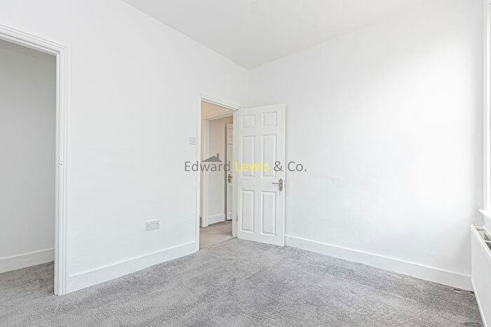 5 Bedroom Terraced House To Rent In Kingsway, Enfield, EN3