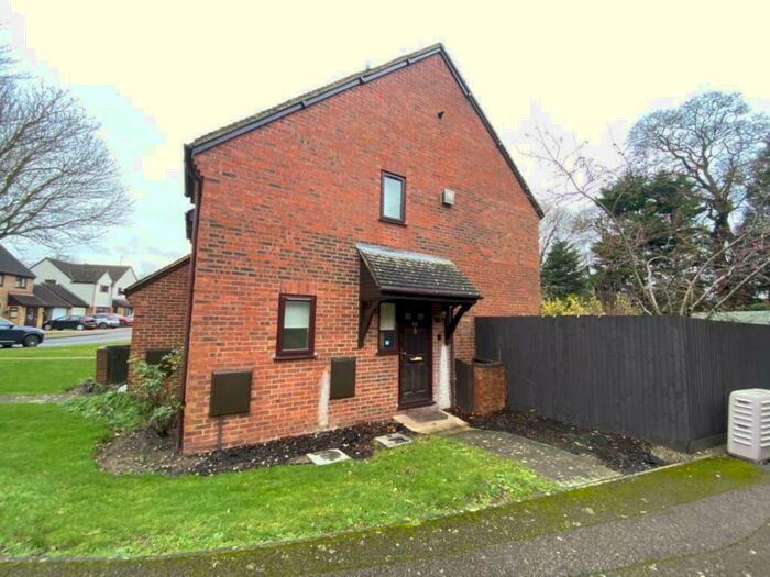 1 Bedroom Flat To Rent In King James Way, Royston, SG8