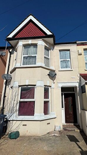 1 Bedroom Flat To Rent In Kingston Road, Southall, UB2