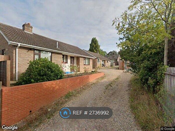 3 Bedroom Bungalow To Rent In Barkham Road, Wokingham, RG41