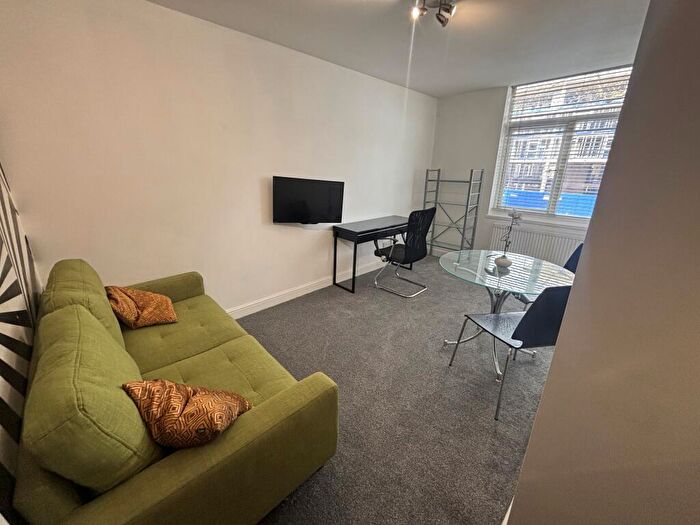 1 Bedroom Apartment To Rent In Bristol Road, Selly Oak, Birmingham, B29