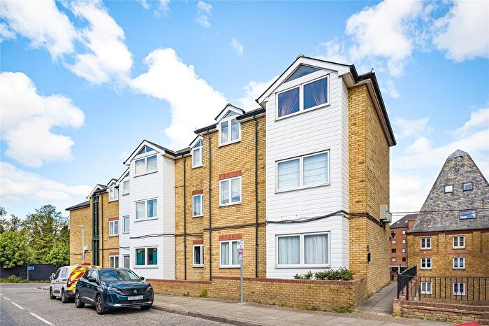 1 Bedroom Flat For Sale In Clifton Road, Gravesend, Kent, DA11