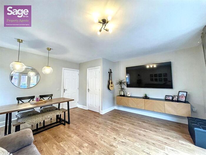 3 Bedroom End Of Terrace House For Sale In High Trees, Risca, NP11