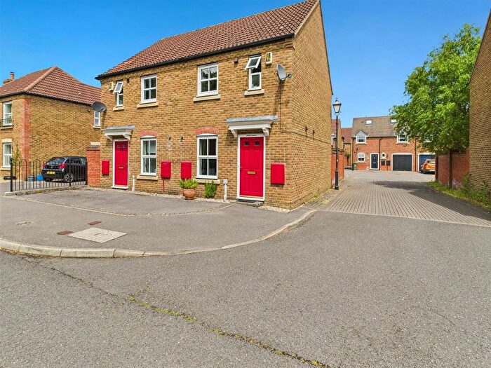 2 Bedroom Semi-Detached House For Sale In Eyre Close, Fairford Leys, Aylesbury, HP19