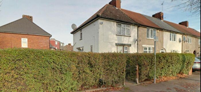 2 Bedroom End Of Terrace House To Rent In Maplestead Road, Dagenham, RM9