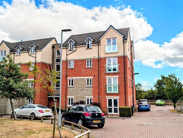 2 Bedroom Flat For Sale In Overstreet Green, Lydney, GL15