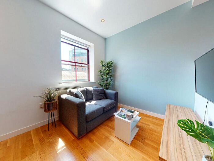 Apartment To Rent In Apt, Crown Residence #, LS1