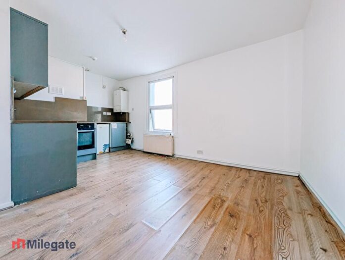 1 Bedroom Flat To Rent In Plumstead Road, London, SE18