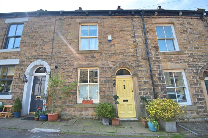 3 Bedroom Terraced House For Sale In Kinder Road, Hayfield, SK22