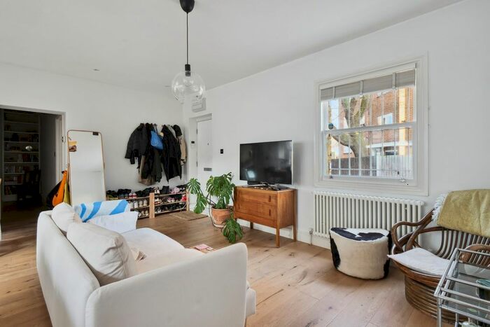 2 Bedroom Flat To Rent In Campshill Road, London, SE13