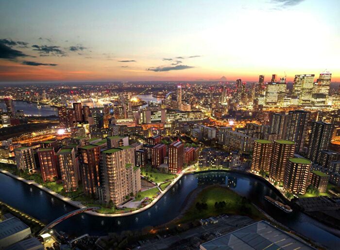 2 Bedroom Apartment For Sale In Heron Wharf, Leven Road, London, E14