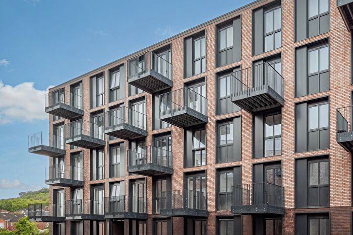 Studio To Rent In De Havilland Building, Leigh Street, HP11