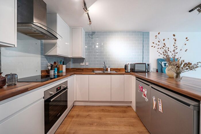 1 Bedroom Flat For Sale In Thackley End, Oxford, OX2