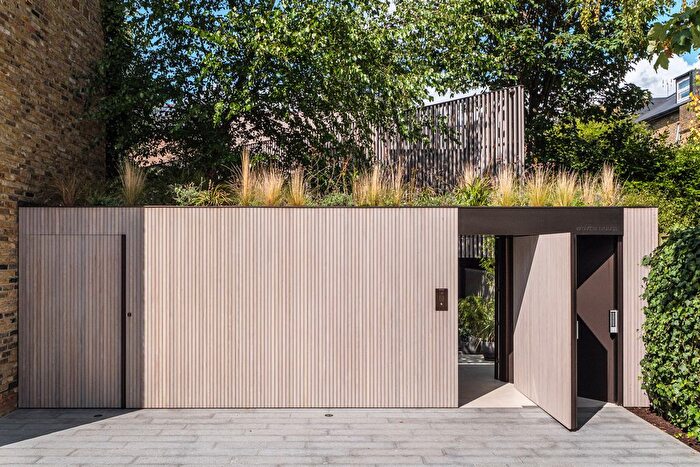 4 Bedroom Detached House For Sale In Woven House, London, N4