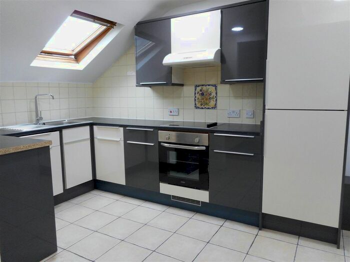 1 Bedroom Flat To Rent In Richmond Road, Cathays, Cardiff, CF24