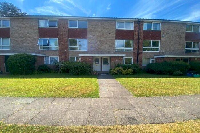 2 Bedroom Flat To Rent In Hart Drive, Sutton Coldfield, B73