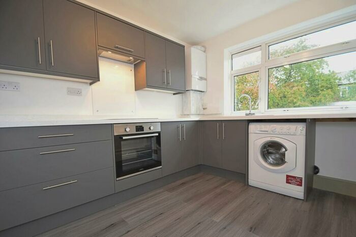 2 Bedroom Flat To Rent In Winchester City Centre, SO23