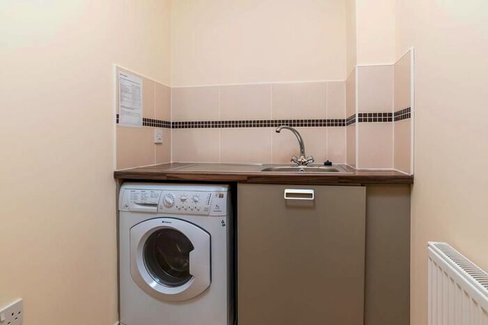 2 Bedroom Flat To Rent In Charlotte Street, Mid Floor, AB25