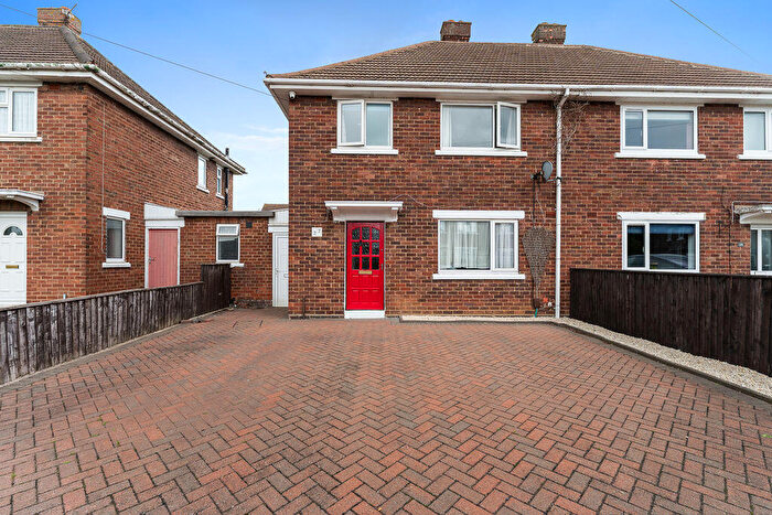 3 Bedroom Semi Detached House For Sale In Sandringham Road, Cleethorpes, DN35