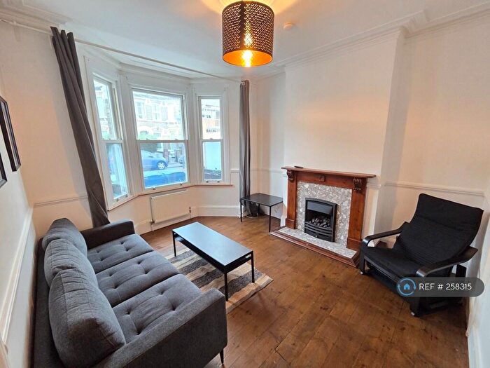 3 Bedroom Terraced House To Rent In Elcot Avenue, London, SE15