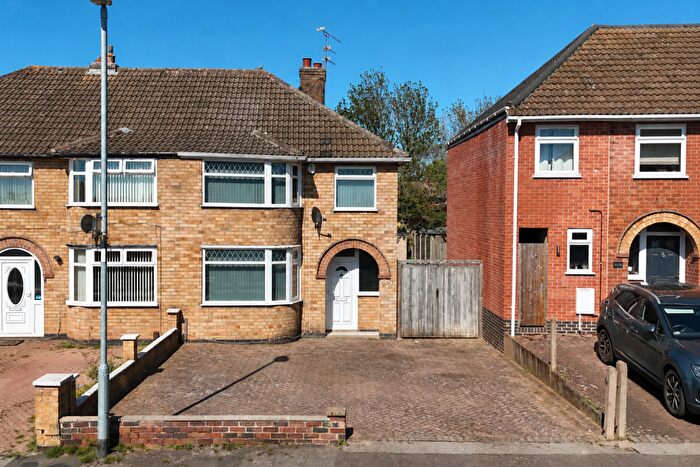 3 Bedroom Semi-Detached House For Sale In Chislehurst Avenue, Leicester, Leicestershire, LE3