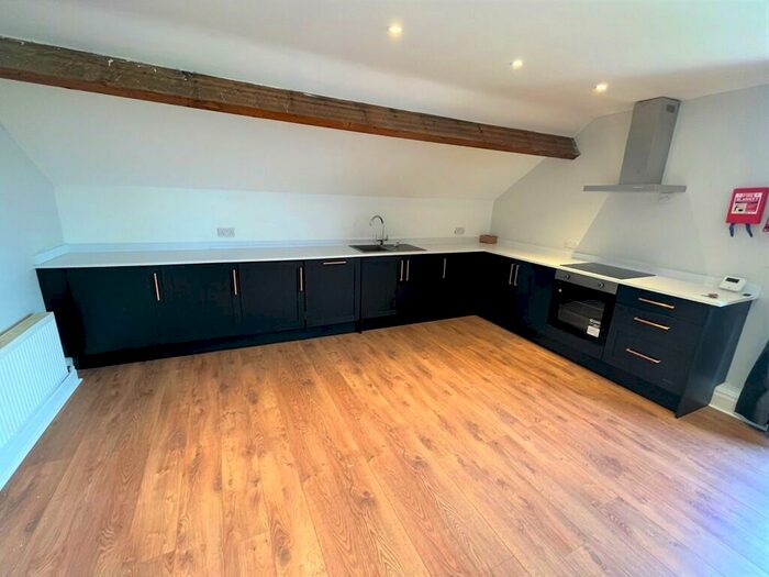 2 Bedroom Apartment To Rent In Victoria Parade, Ashton-on-ribble, Preston, PR2