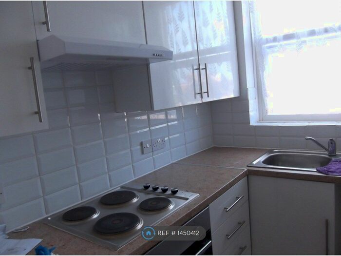 1 Bedroom Flat To Rent In Pawsons, Croydon, CR0