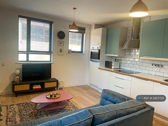 2 Bedroom Flat To Rent In Blantyre Street, Manchester, M15