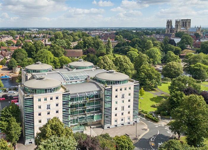 2 Bedroom Flat For Sale In Leeman Road, York, North Yorkshire, YO26